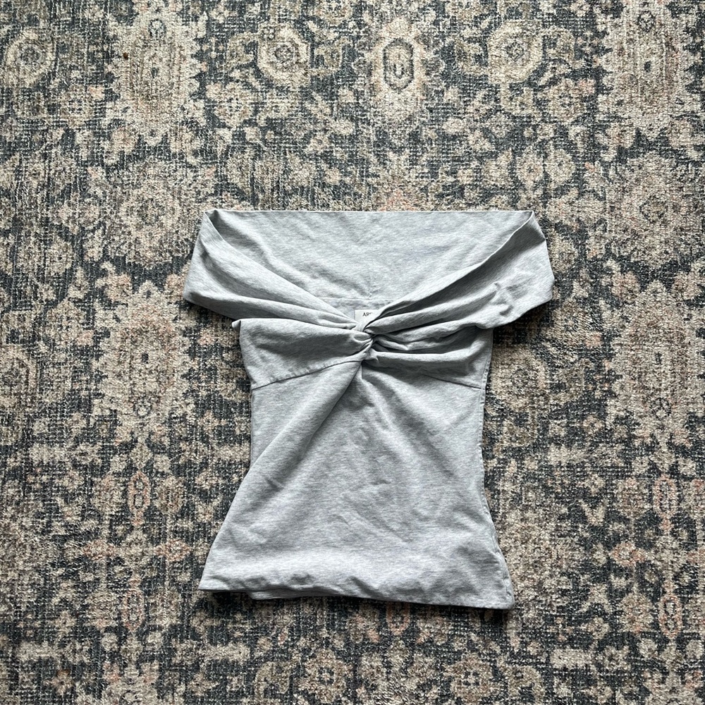Aritzia Off the shoulder contour top